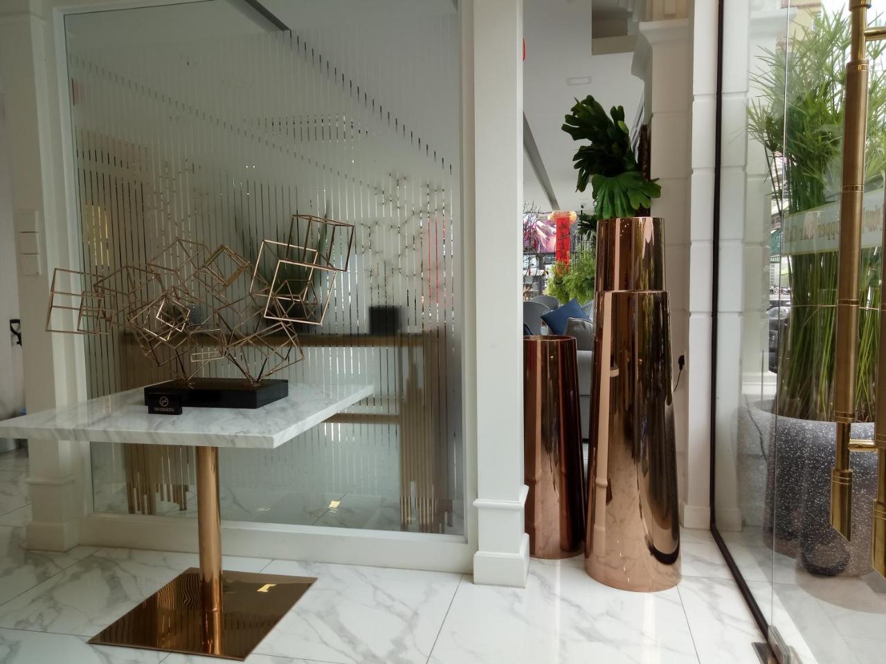 V Boutique Hotel Phnom Penh Exterior foto